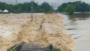 असम में बाढ़ का कहर गहराया, मृतकों की संख्या 10 पहुंची; तीन लाख से अधिक लोग प्रभावित