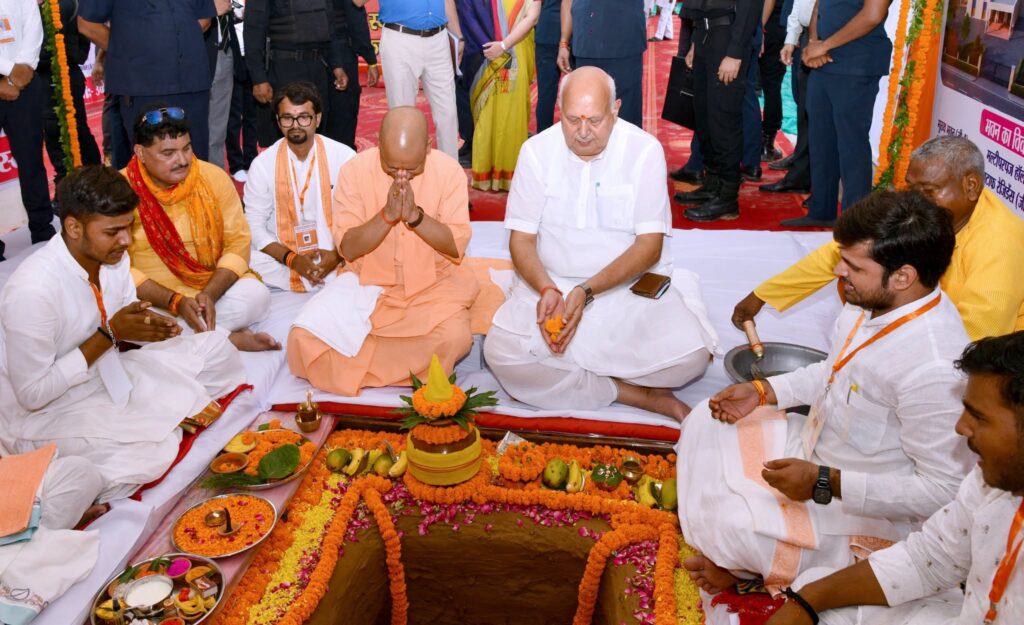 "बस्ती में विकास की बहार"